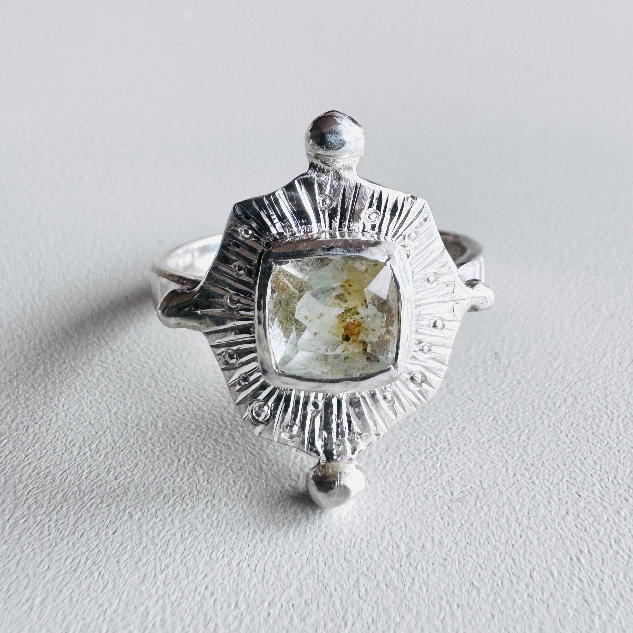 【 inclusion  aquamarine】オーロラバーストリング