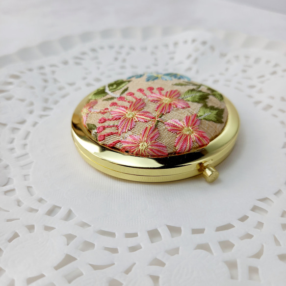 【選べるミニ巾着袋付き】インド刺繍リボンのプッシュ式コンパクトミラー　アジサイ【紫陽花2025】 10枚目の画像