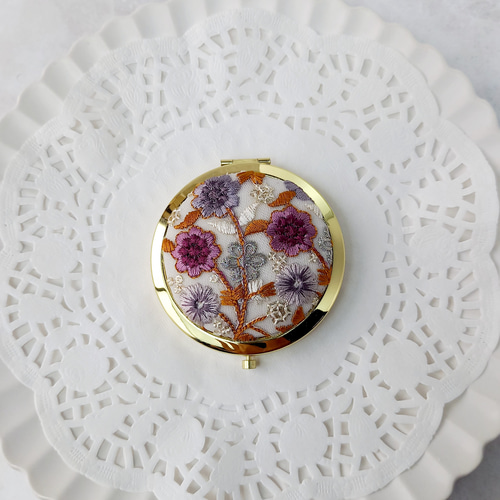 インド刺繍リボンのプッシュ式コンパクトミラー｜アンティークフラワー