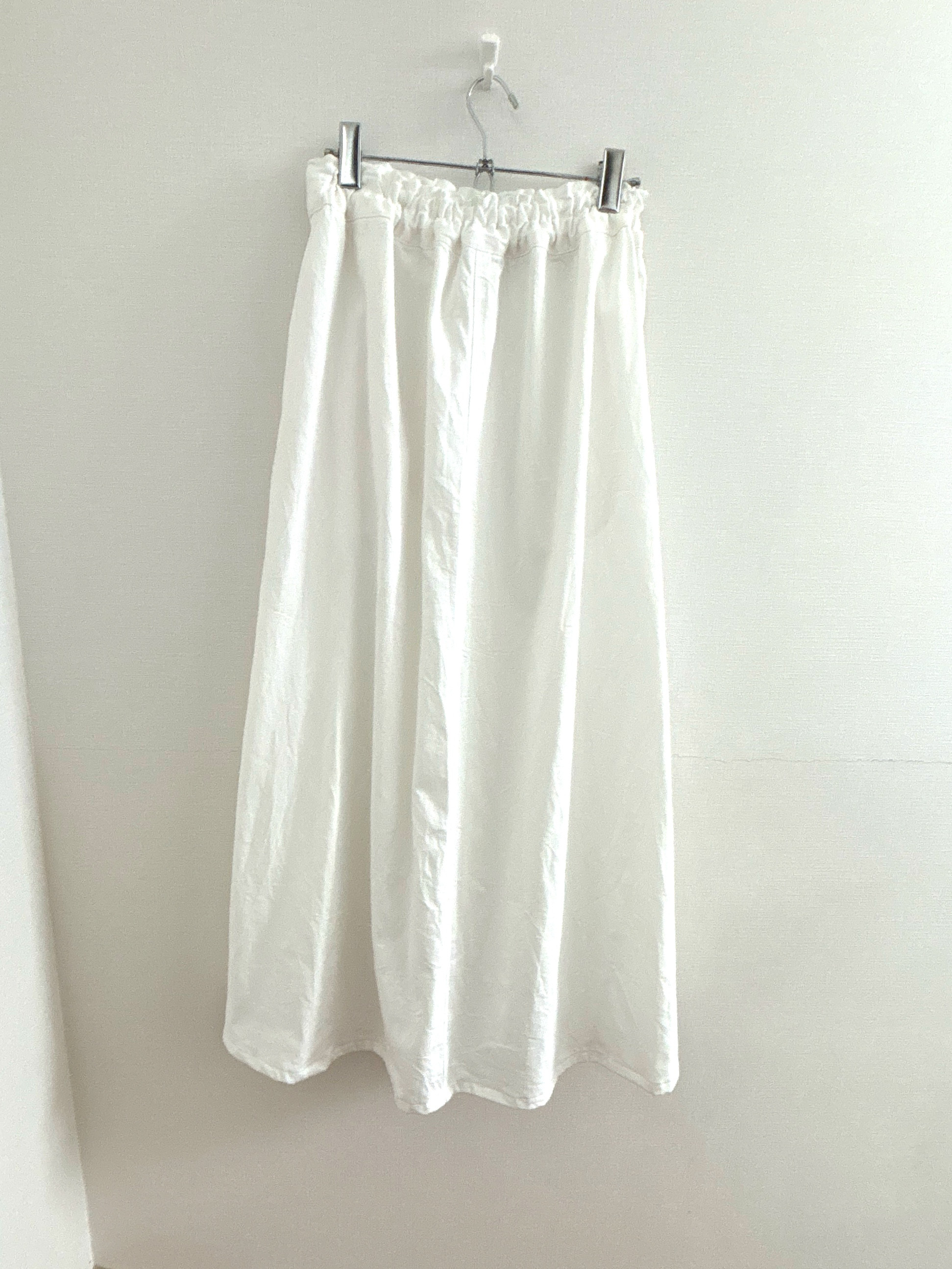 岡山デニム✨日本製　ポケットなし　スカート  デニムスカート  ホワイトデニム　ロングスカート  赤耳　総ゴム　白 6,600円