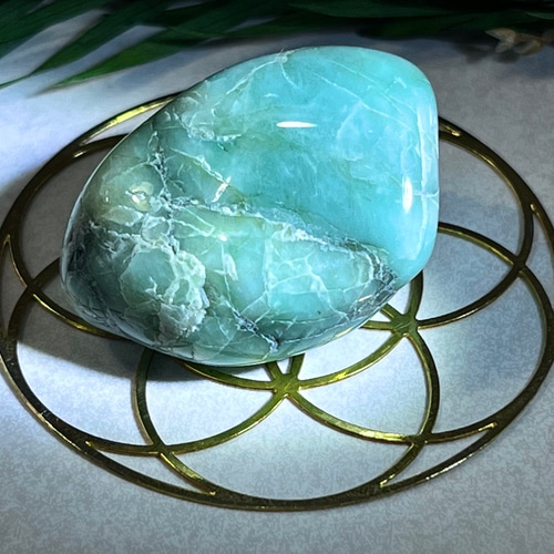 あ〜きゃん♬様　高品質　エメラルド　パーム　握り石 f64bfb2044959109244531d804c236