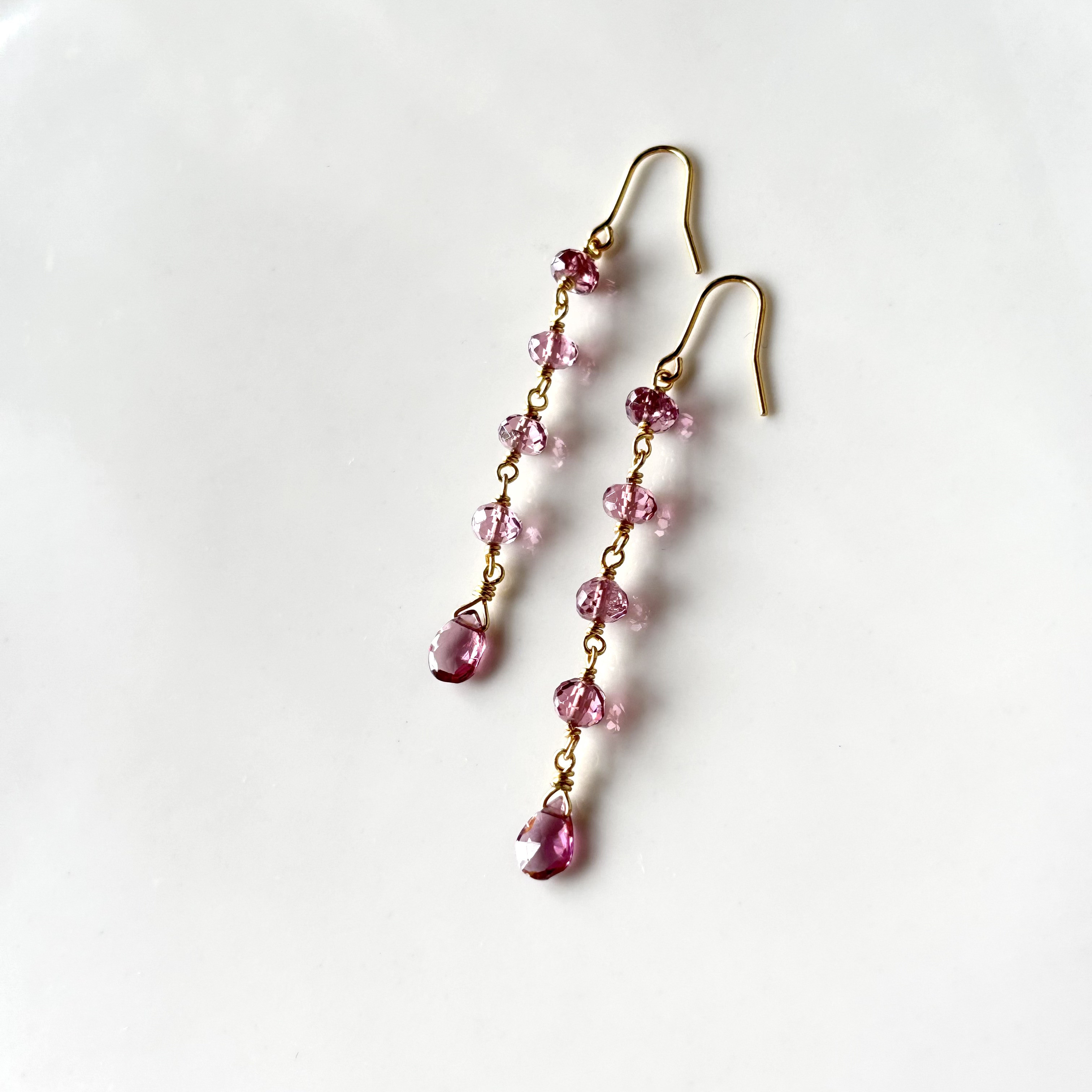 マラヤガーネットのセミロングピアス/14kgf