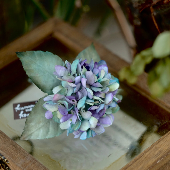 くすみカラーの秋色紫陽花 布花コサージュ 10枚目の画像