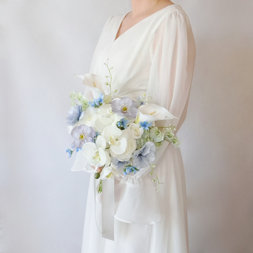 ホワイトカラーリリーと胡蝶蘭のウェディングブーケ&ブートニア