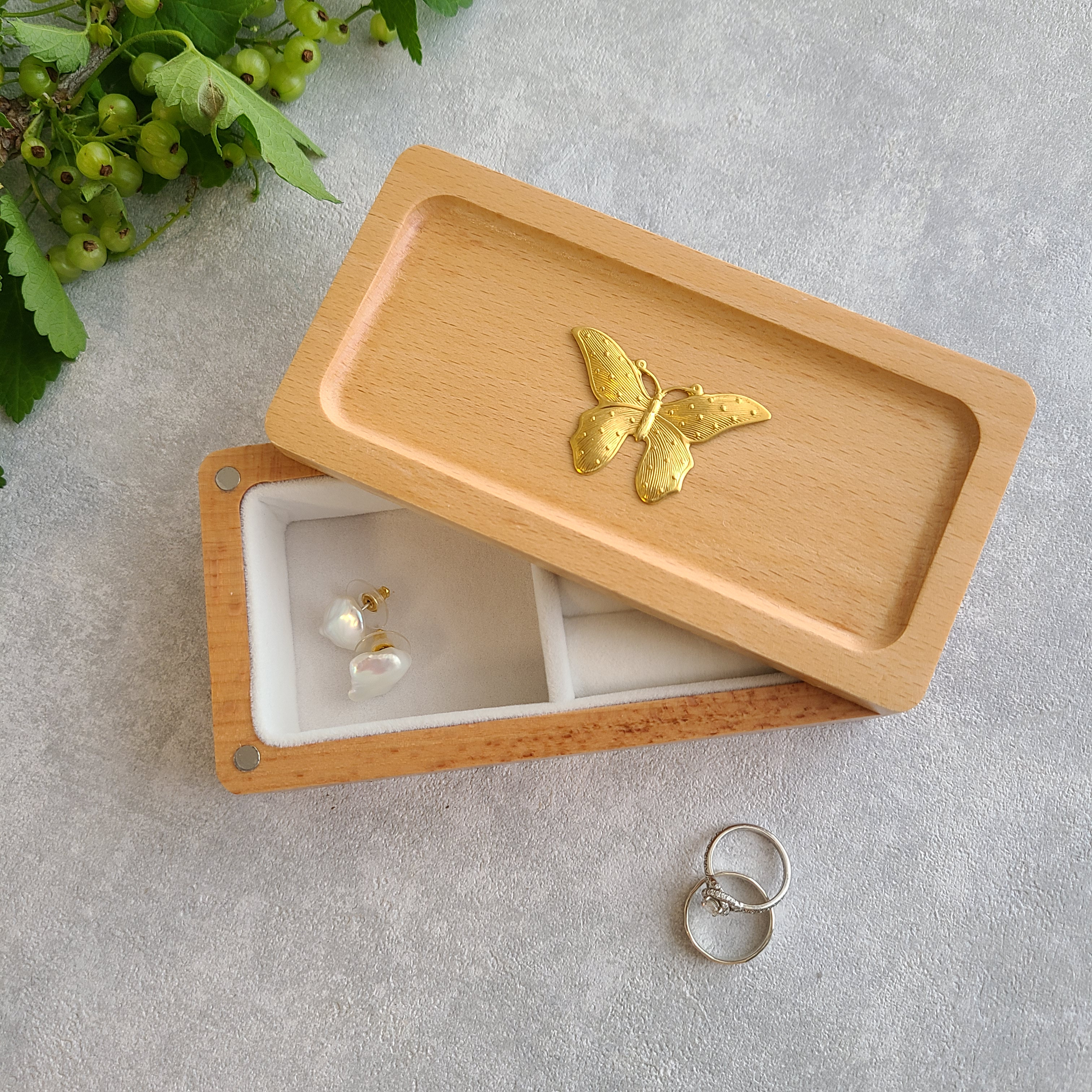 蝶装飾の手作り木製漆器ジュエリーボックス 訳あり品 蝶装飾の手作り木製漆器ジュエリーボックス 訳あり品