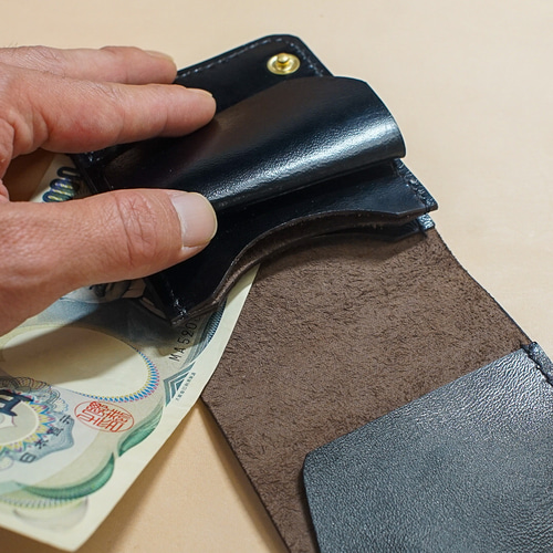 スマートトラッカーウォレット タンニン鞣し ブラック 茶芯 馬革手縫い