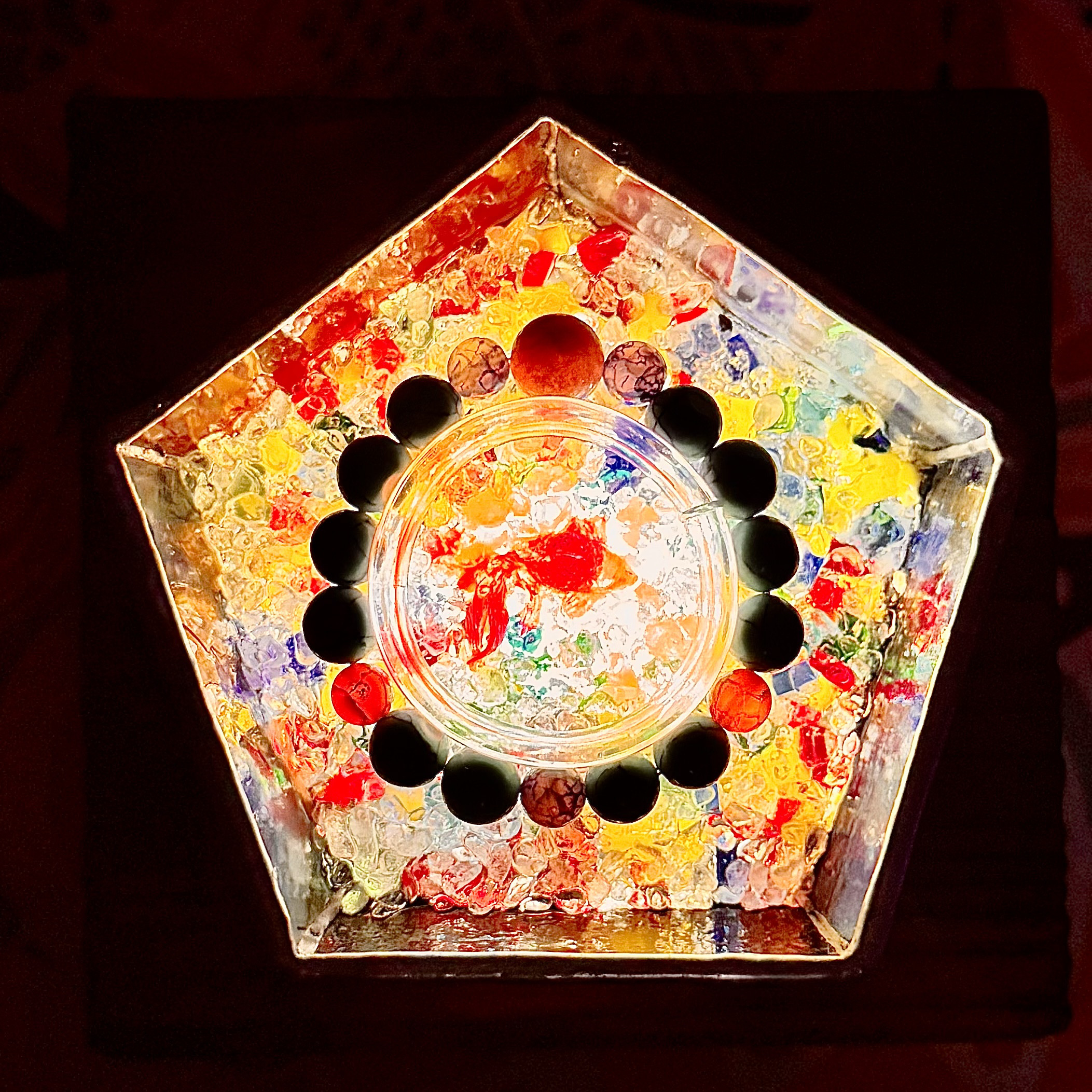 L-39 自然石のブレスレット& ステンドグラスのイルミネーション皿 4,050円