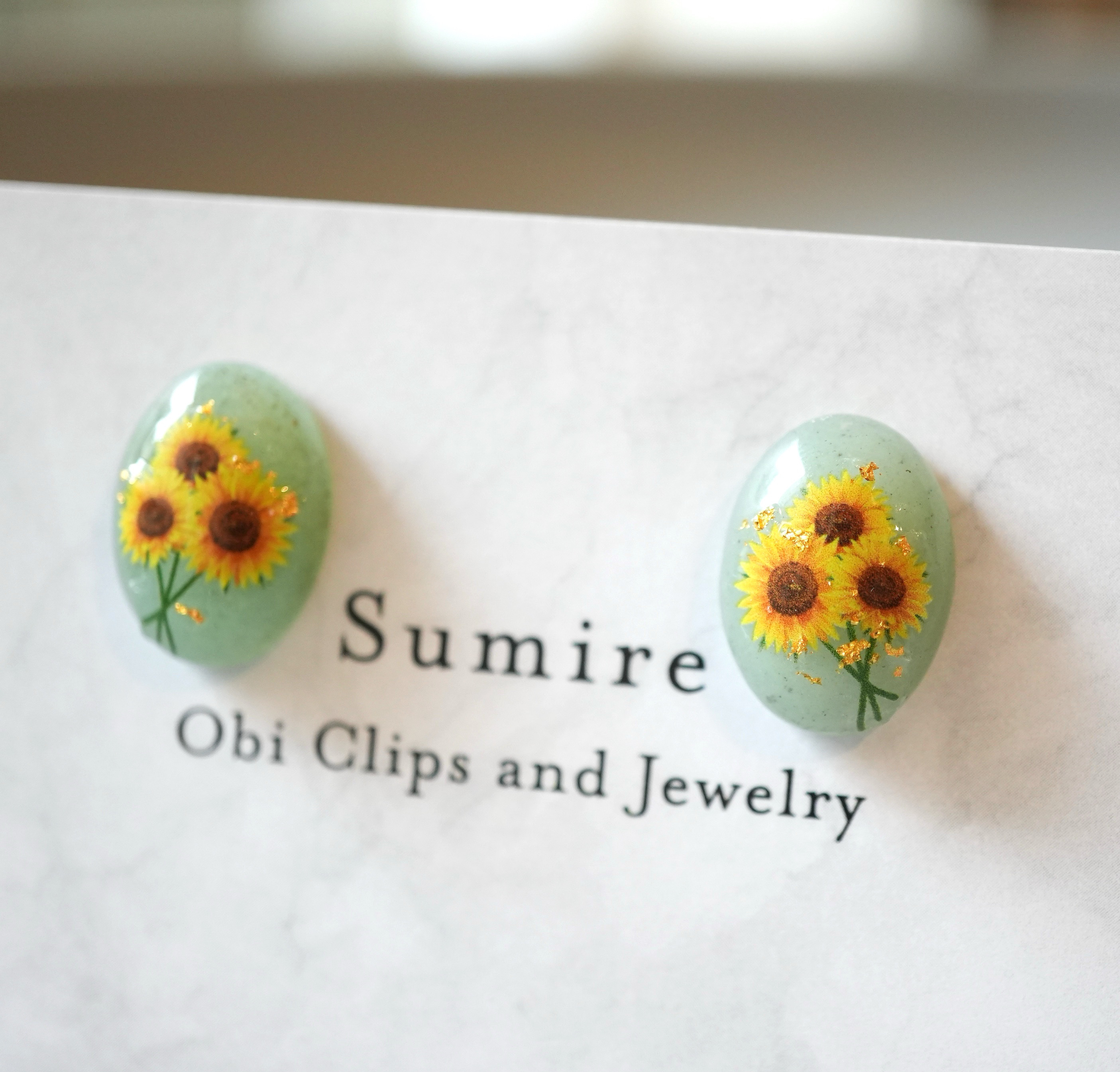 グリーンアベンチュリンとひまわりのピアス（イヤリング変更可）｜天然石×金箔×夏の花 4,814円