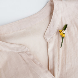 革花パール　ボタニカルブローチ　ミモザ S 2枚目の画像