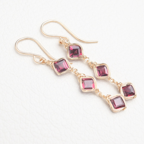 天然石　ロードライトガーネット　ワイヤーラッピング　ピアス　14kgf ロードライトガーネット ピアス ワイヤーラッピング 14kgf 天然石 送料