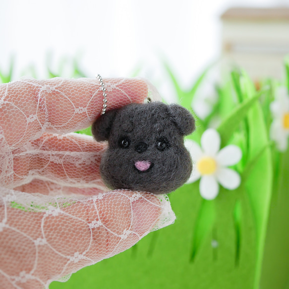 シュナウザー ブラック お花チャーム バッグにつけて一緒にお出かけ ギフト プレゼント シュナウザーグッズ 7枚目の画像