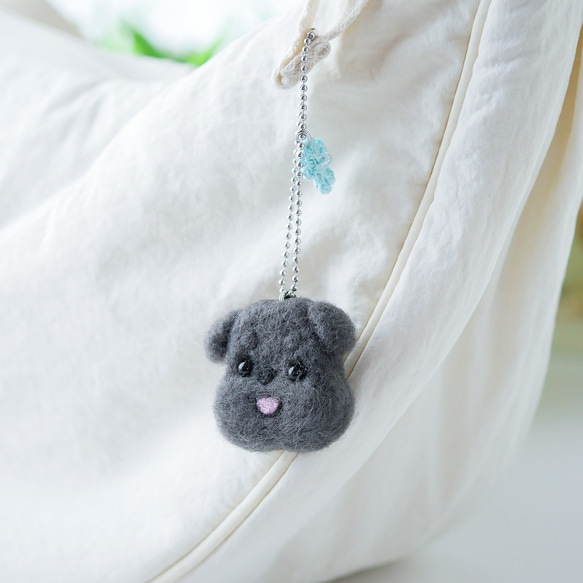 シュナウザー ブラック お花チャーム バッグにつけて一緒にお出かけ ギフト プレゼント シュナウザーグッズ 8枚目の画像