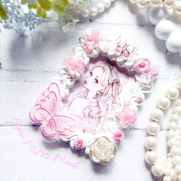 白 ホイップデコ 硬質トレカケース B8 ピンク レース 蝶 星 リボン