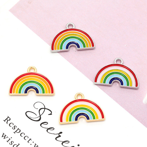 超希少 美品✨ ロエベ アンモナイト アナグラム ダイス チャーム 金具 虹色 超希少 美品✨ ロエベ アンモナイト アナグラム ダイス チャーム