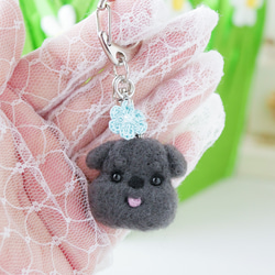 シュナウザー ブラック お花キーホルダー バッグにつけて一緒にお出かけ ギフト プレゼント シュナウザーグッズ 1枚目の画像