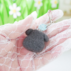 シュナウザー ブラック お花キーホルダー バッグにつけて一緒にお出かけ ギフト プレゼント シュナウザーグッズ 7枚目の画像