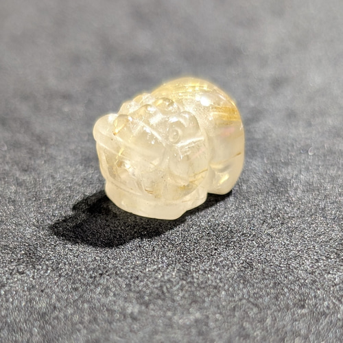 きらきら ゴールドルチルが光り輝く 貔貅 ひきゅう 金針水晶 お守り