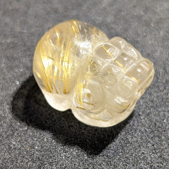 きらきら ゴールドルチルが光り輝く 貔貅 ひきゅう 金針水晶 お守り