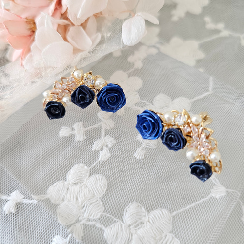 青薔薇の華やかイヤーカフ《ゴールド》 イヤーカフ petit mignon 通販