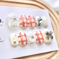 お花とイチゴミルク【サイズオーダー制】￤ネイルチップ インク チェック柄 星 リボン お花 ビジュー うるうる 短め 3枚目の画像