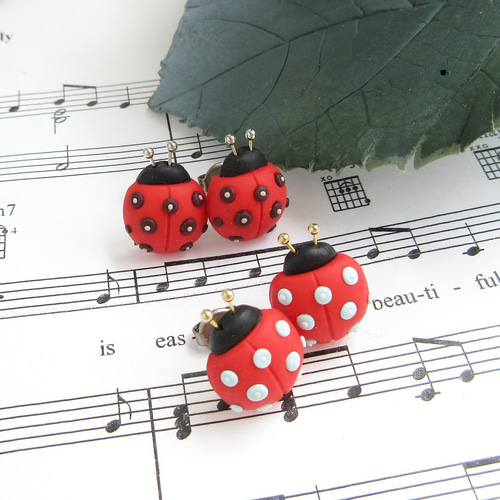 天使のようなてんとう虫（Ladybug）のピアス/イヤリング。【Creema限定