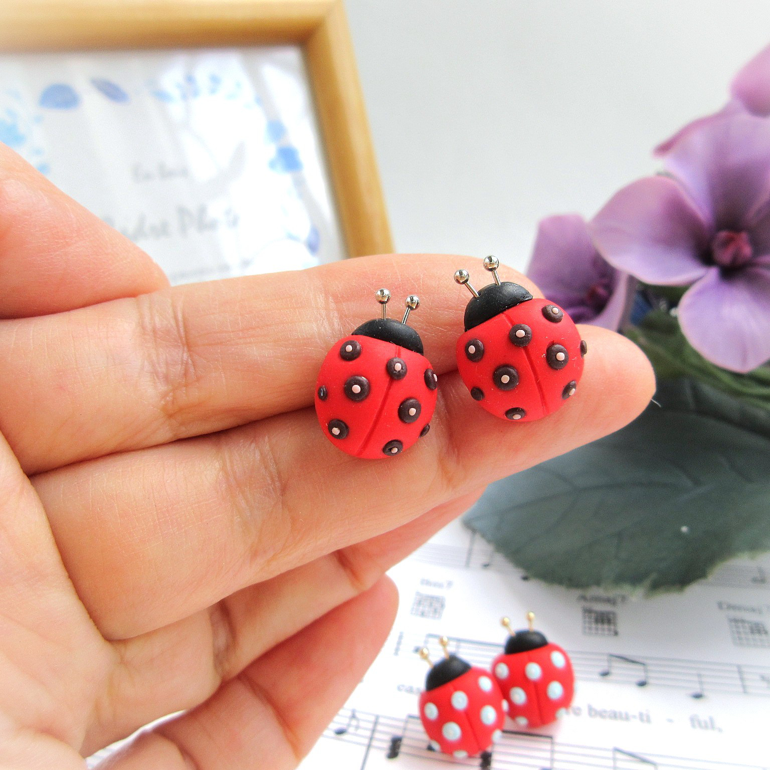 天使のようなてんとう虫（Ladybug）のピアス/イヤリング。【Creema限定