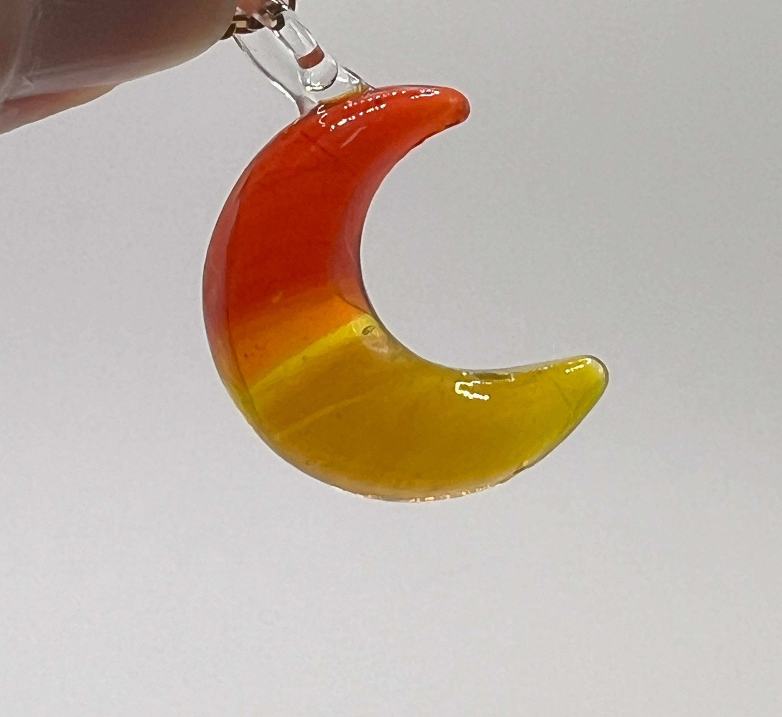 ✿ぷるぷるガラスシリーズ≪三日月ネックレス／ オレンジ×イエロー≫　夕陽に染まる月のうた