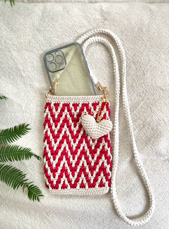 スマホショルダー 春夏☆ beige&red シェブロン柄のかぎ針編み 3枚目の画像