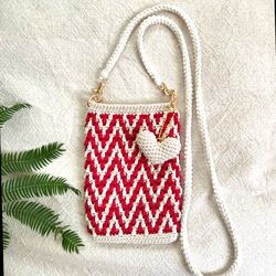 スマホショルダー 春夏☆ beige&red シェブロン柄のかぎ針編み 1枚目の画像
