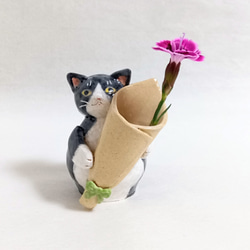 ハチワレ猫の一輪挿し 陶器 揚枝入れ 花瓶 花束 ハチワレ 灰白