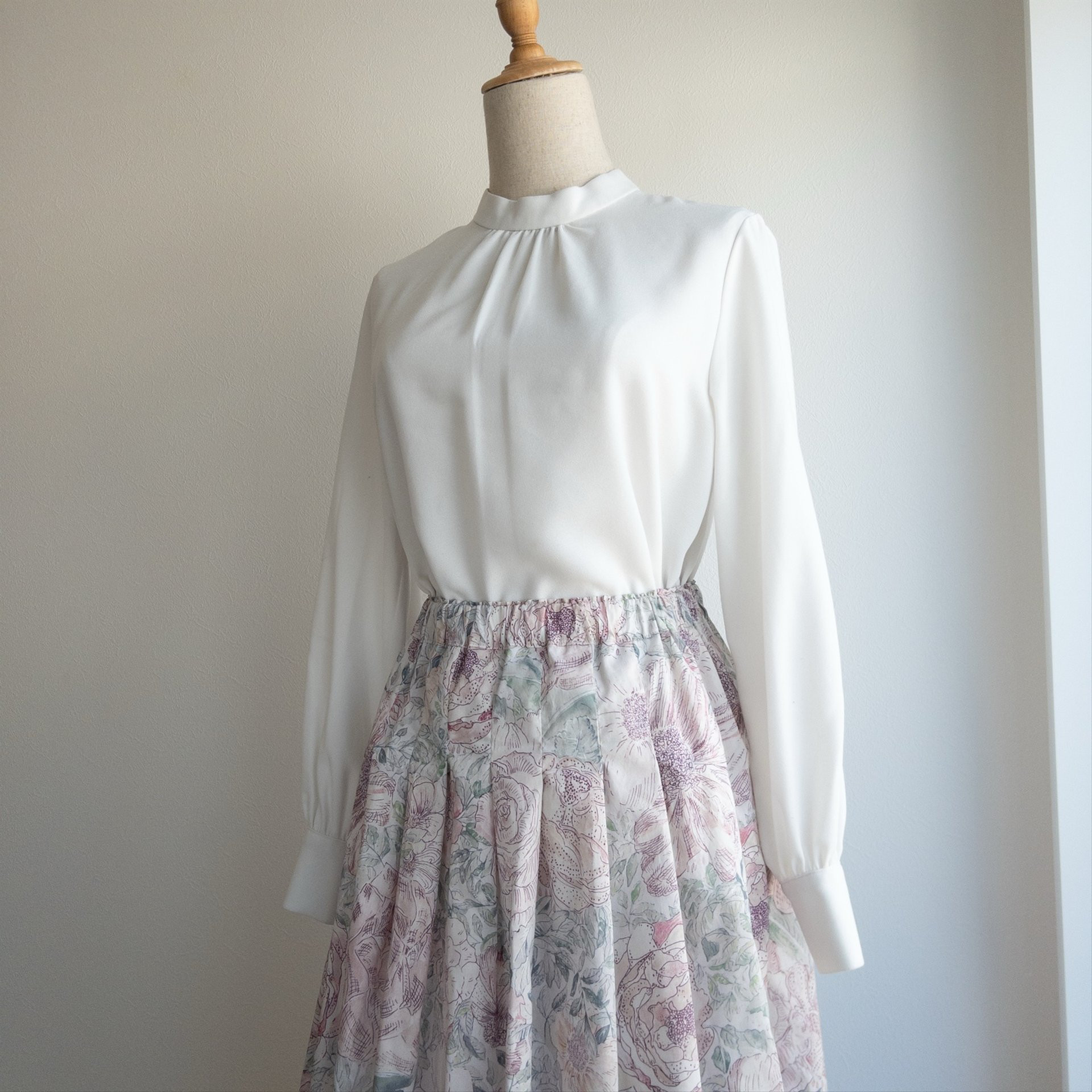 《丈が選べる》ローズザンジー　タック入り大人のロングスカート　リバティ