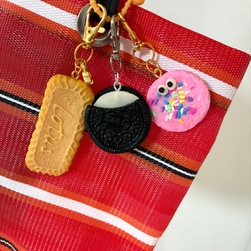 お名前キーホルダー】オレオ風クッキー キーホルダーフェイク