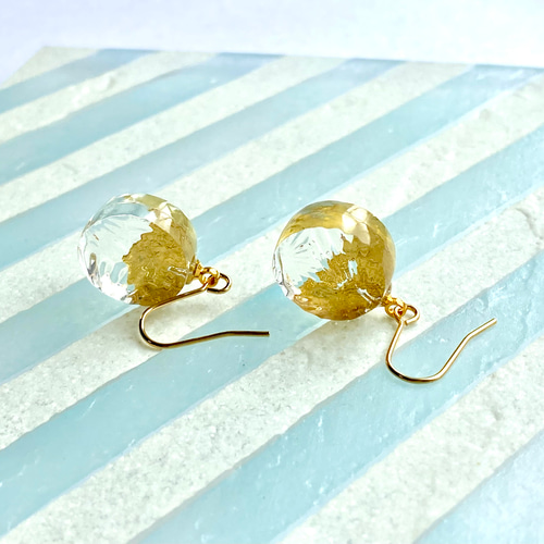 ガラスと金箔のピアス まる ピアス（フック・チェーン） jewegla 通販