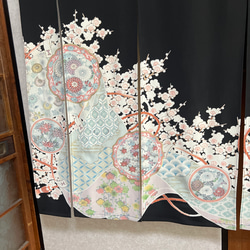 横~77–丈~94-着物リメイク暖簾ーのれん、花柄、ベージュ色