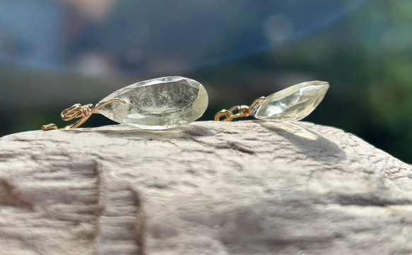 K24純金フック◇リビアングラス ピアス◇K24 Pure Gold Libyan desert glass 10枚目の画像