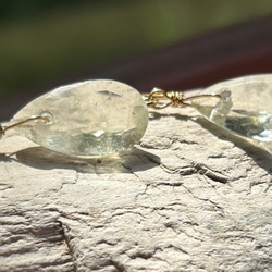 K24純金フック◇リビアングラス ピアス◇K24 Pure Gold Libyan desert glass 6枚目の画像