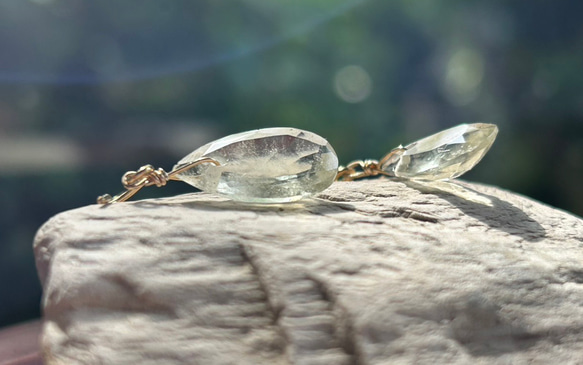 K24純金フック◇リビアングラス ピアス◇K24 Pure Gold Libyan desert glass 7枚目の画像