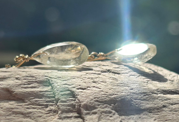 K24純金フック◇リビアングラス ピアス◇K24 Pure Gold Libyan desert glass 5枚目の画像