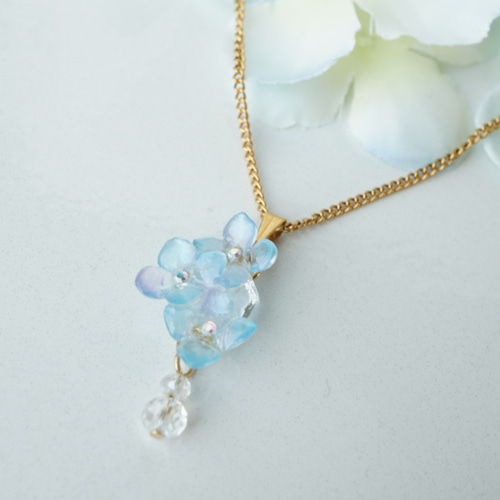 No.2071★ハンドメイド★紫陽花☆青涼☆フラワーレジンネックレス No.2071☆ハンドメイド☆紫陽花☆青涼☆フラワーレジンネックレス