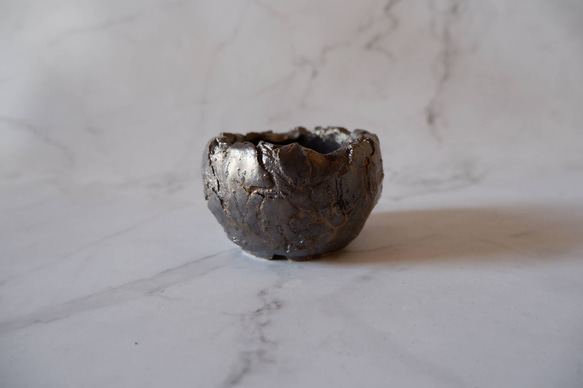 2号富士砂燻し金彩裂紋鉢077　塊根植物　多肉植物　盆栽　植木鉢　作家鉢　鉢皿　沖縄 3枚目の画像