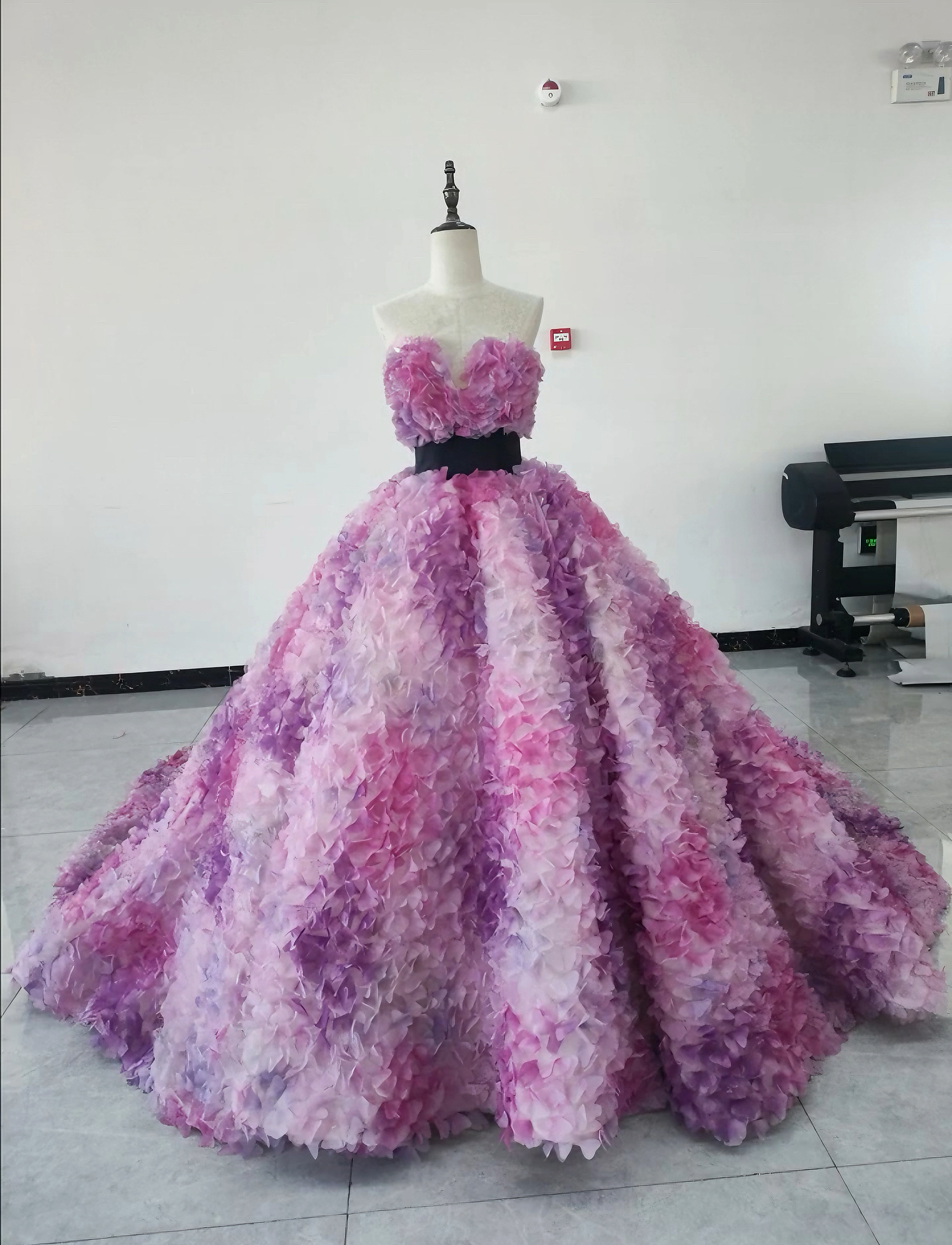 買わないと損！ラベンダー色　グラテーション　可愛い　カラードレス　大人気　細見えシルエット　パーディードレス前撮り音楽会