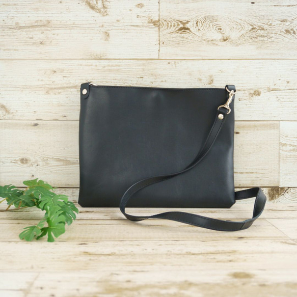 Creemaさんで購入した本革サコッシュです。大人可愛い♡ 【公式通販】