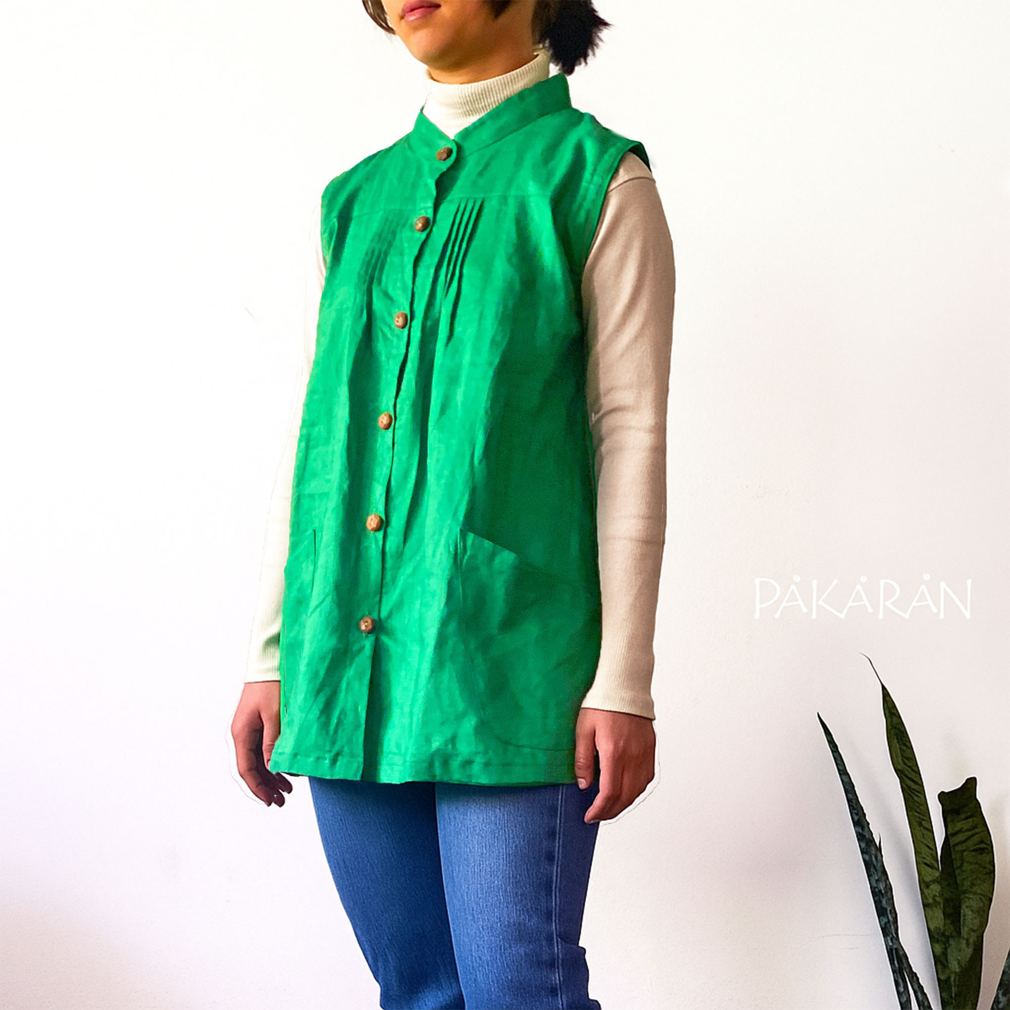 鮮やか緑のリネンボタンチュニック　グリーンシャツ