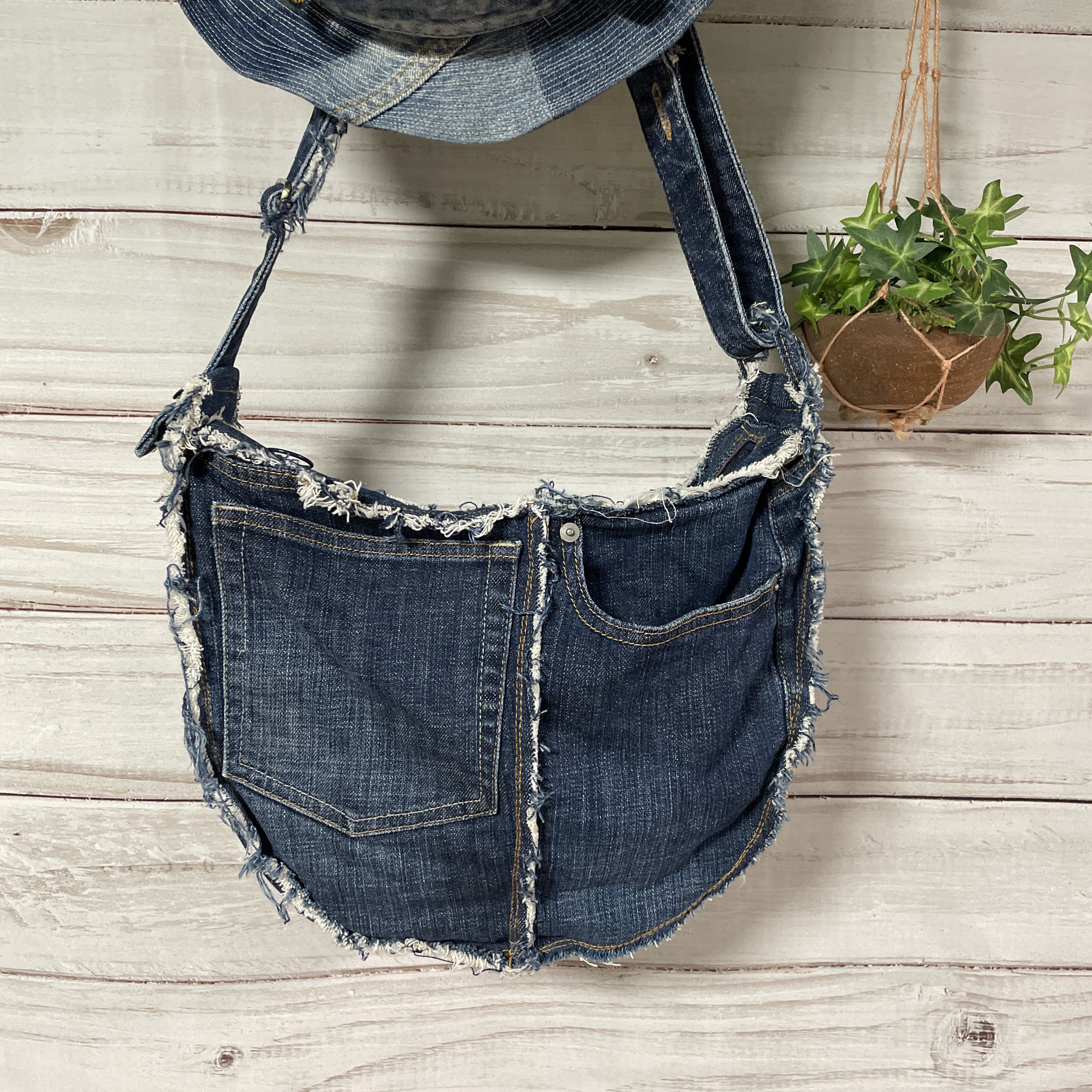 リメイクデニム 切りっぱなしフリンジ ショルダーバッグbag-0011