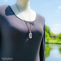 レア・希少！ぷっくりかわいい高品質ヒマラヤ産水晶リンガムと6面チクナルドラクシャのお守りマクラメペンダント37 11枚目の画像