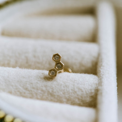 14K金 ゴールド ローヤルゼリーハニカム六角形  ヘリックス 軟骨 トラガス イヤリング ピアス ラブレット 3枚目の画像