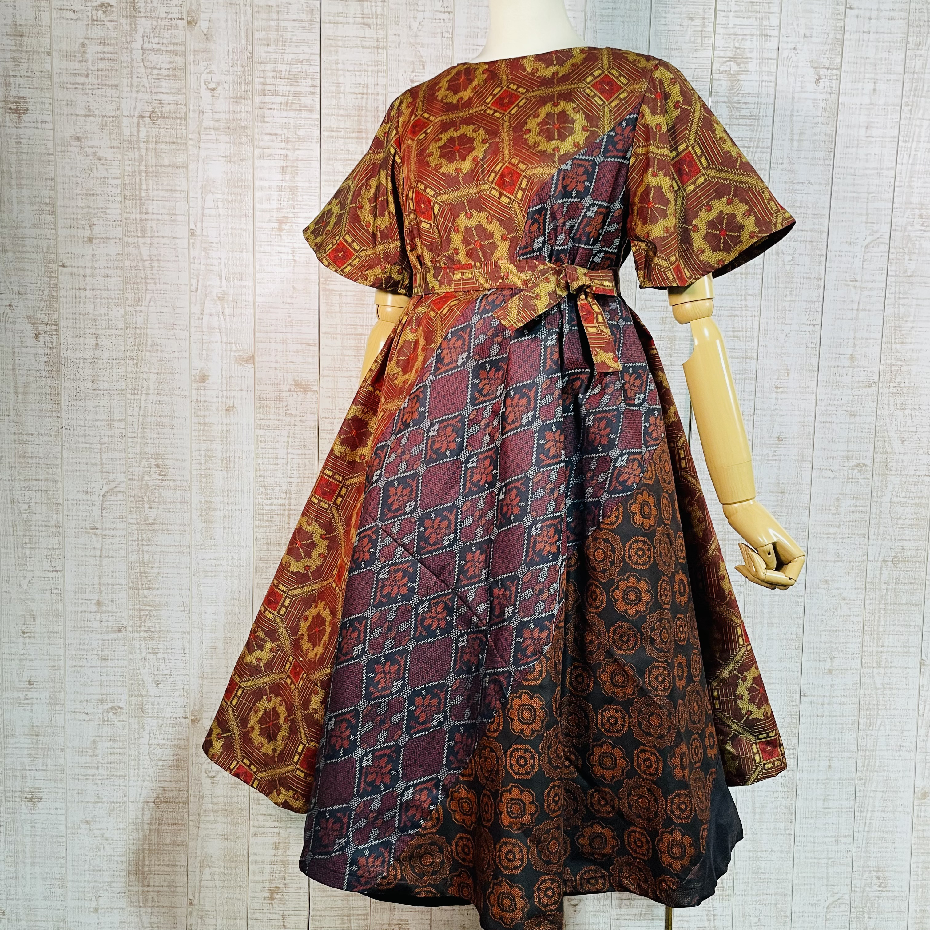 オレンジ系大島紬ボートネックフレアー袖テントラインワンピースＭ〜Ｌ