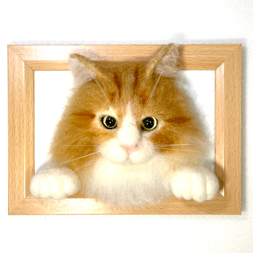 羊毛フェルト　猫(茶トラ白) 茶トラ白のフレーム猫 羊毛フェルト 猫 茶トラ ちゃとら 長毛猫