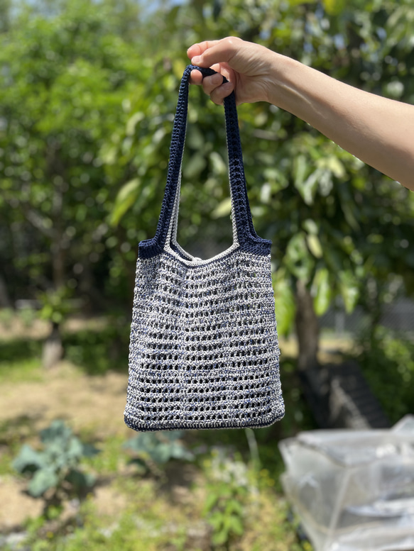 メッシュバッグ　ブルー　ショルダー　夏　編み物　ハンドメイド 2枚目の画像