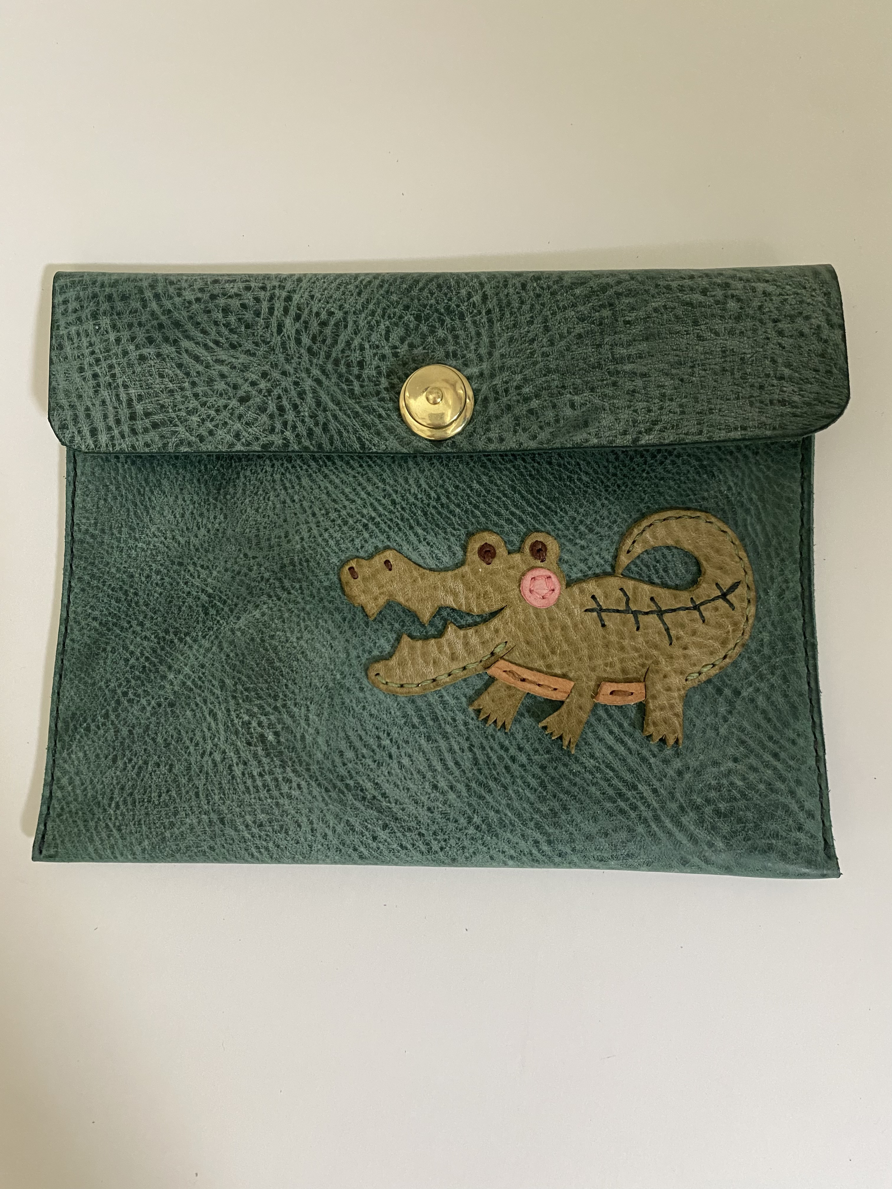 ごきげんワニのポーチ